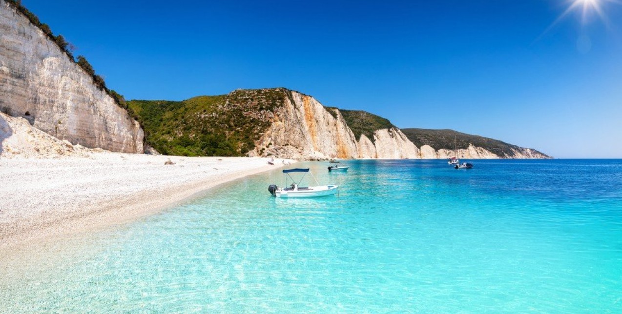 Slow Tourism: Το νέο eco travel trend που πρέπει να υιοθετήσετε για τις καλοκαιρινές σας διακοπές  