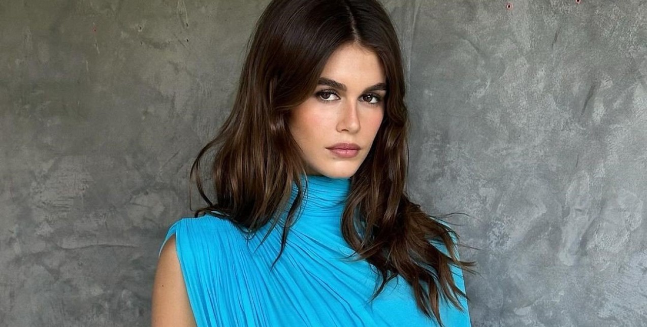 Η μεγαλύτερη hair color τάση του καλοκαιριού είναι το εντελώς αντίθετο από αυτό που θα περιμένατε