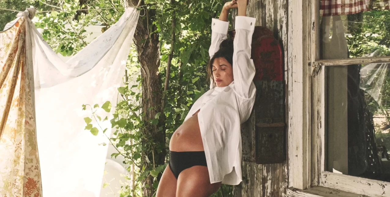 Hailey Bieber: Γιατί θεωρεί πως το διαδίκτυο είναι το πιο τρομακτικό μέρος για μία έγκυο γυναίκα;