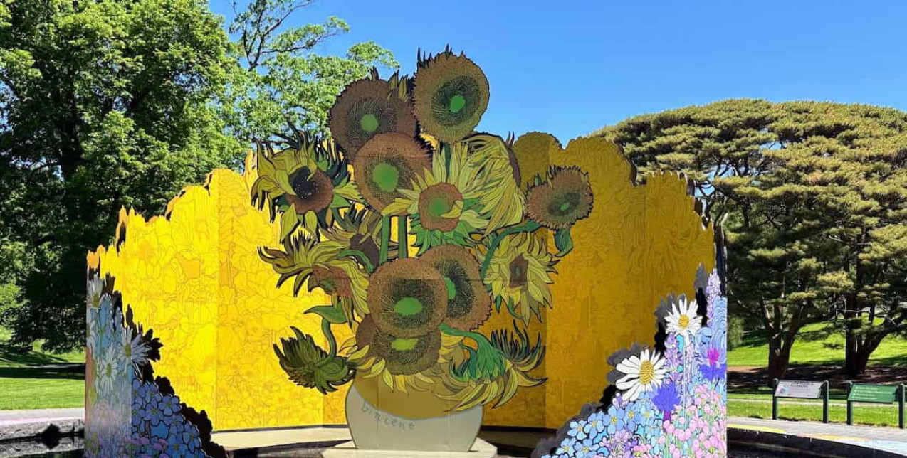 Ο Van Gogh «ανθίζει» στη Νέα Υόρκη: Η καθηλωτική έκθεση που μάς ταξιδεύει σε μια μοναδική εμπειρία χρωμάτων  