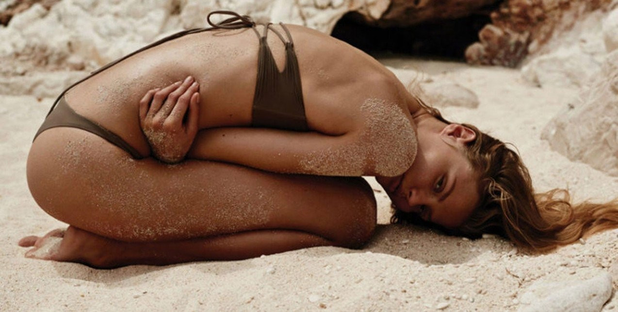 Ποια είναι τα top after sun προϊόντα που «κλειδώνουν» το μαύρισμα και αξίζουν μια θέση στο νεσεσέρ σας;