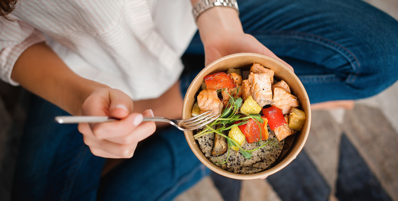 Fibermaxxing: Ποια είναι η διατροφική τάση που έχει κατακλύσει το TikTok;