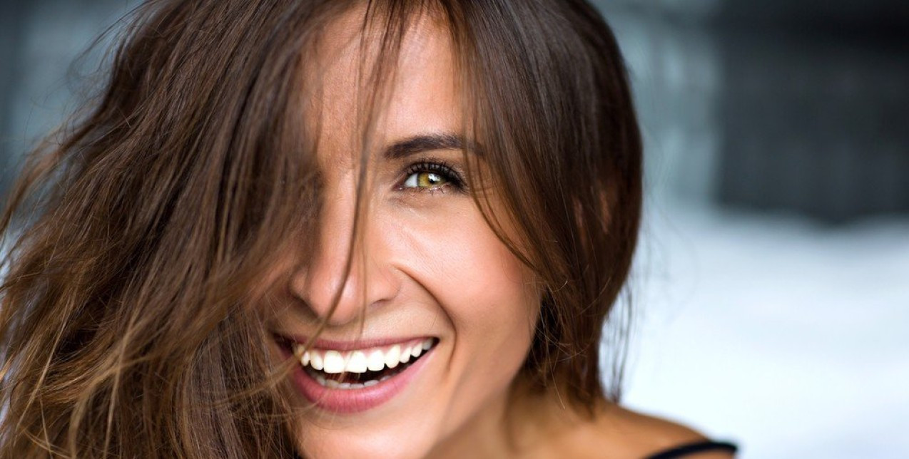 Ποιες από τις επιλογές που κάνουμε καθημερινά επηρεάζουν το χαμόγελο μας; 