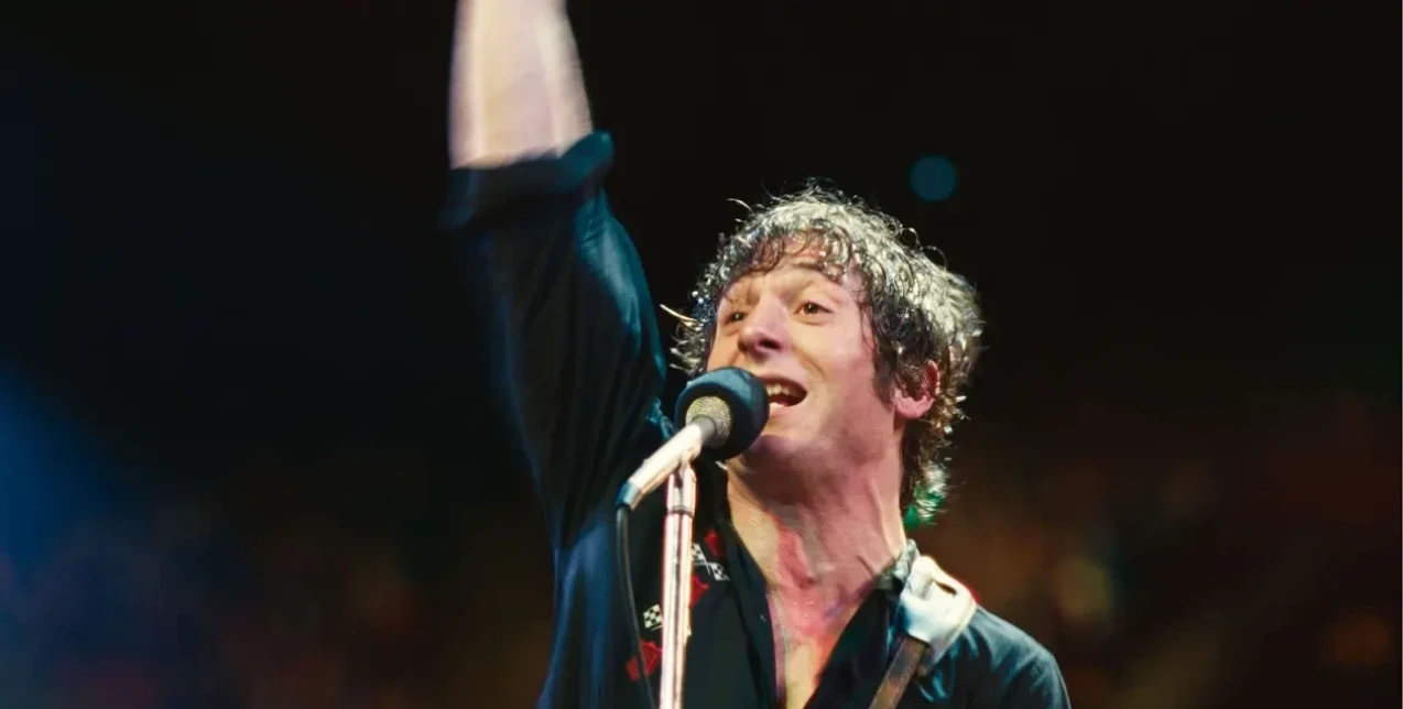 O Jeremy Allen White «φωτίζει» την πιο σκοτεινή πλευρά του Bruce Springsteen στη νέα ταινία 'Springsteen: Deliver Me From Nowhere'