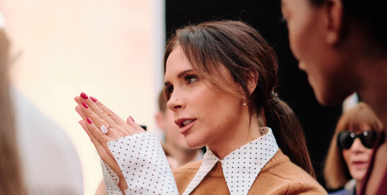 Office siren look: 4 πρακτικά, αλλά super chic χτενίσματα για το γραφείο