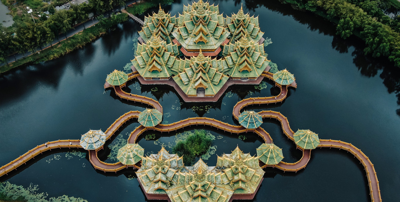 Οι πιο εντυπωσιακοί ναοί πάνω στο νερό, θαύματα αρχιτεκτονικής ομορφιάς