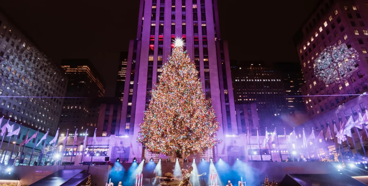 Έλαμψε το δέντρο του Rockefeller Center στη Νέα Υόρκη