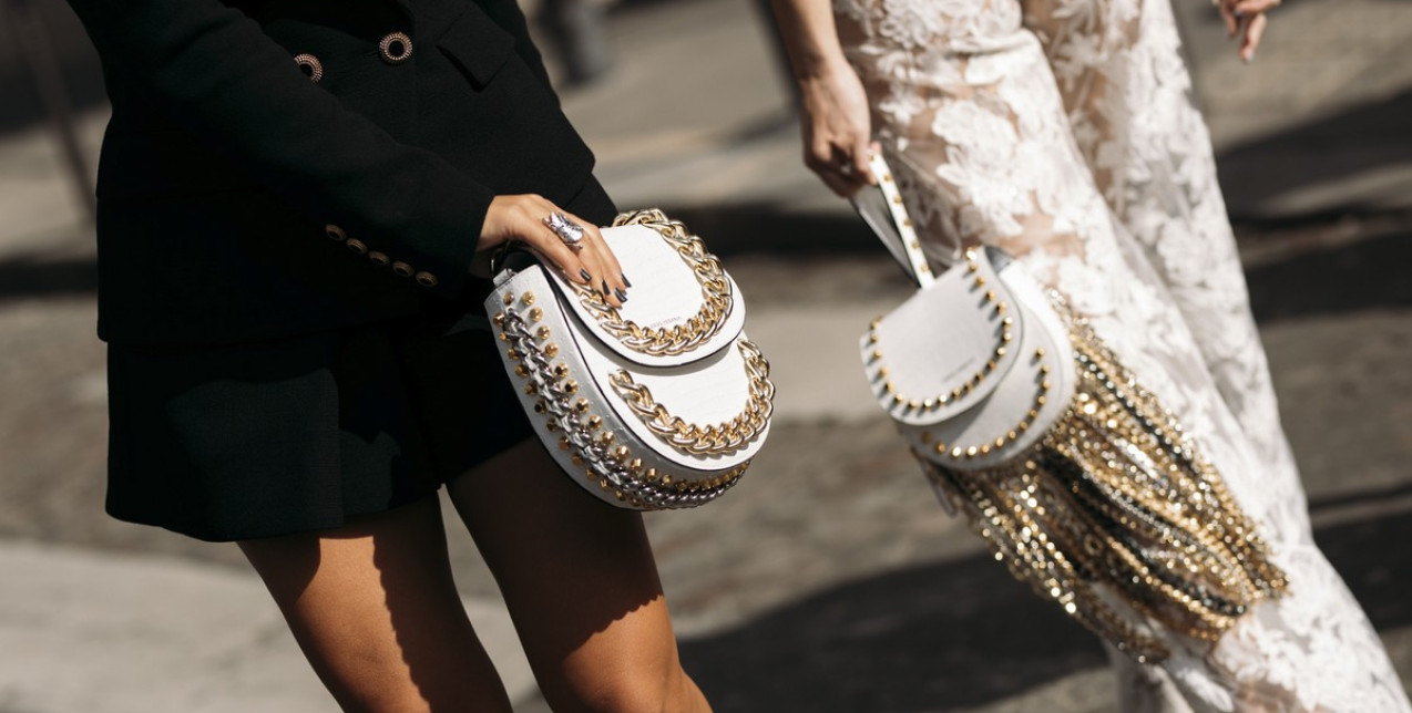 Τα αξεσουάρ με παγιέτες που θα απογειώσουν ακόμα και το πιο απλό σύνολο, σύμφωνα με τα luxury brands