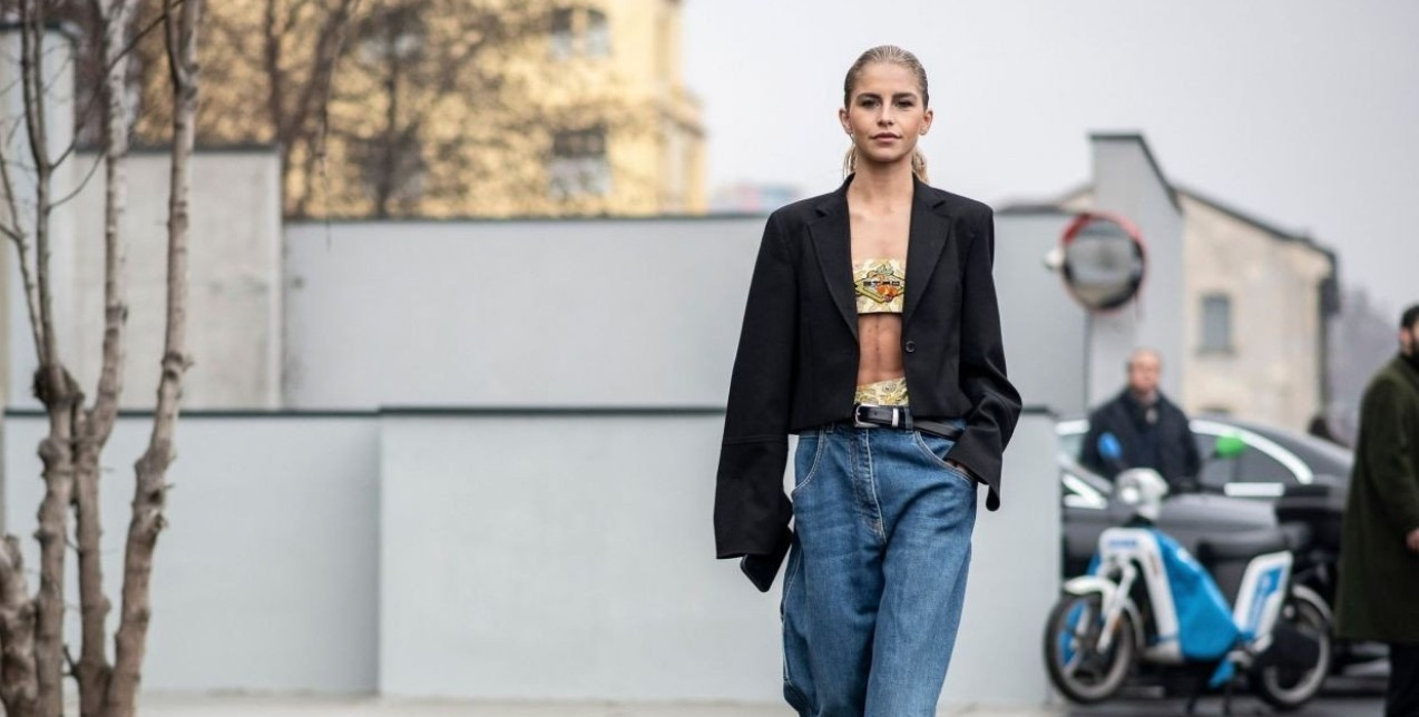 Οι ασκήσεις που θα σας χαρίσουν τους κοιλιακούς που ονειρεύεστε για τα γιορτινά σας outfits