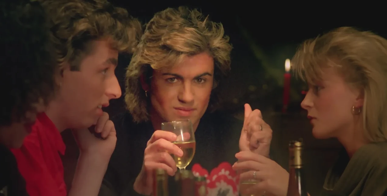 Οι απίστευτες ιστορίες πίσω από τα πιο εμβληματικά χριστουγεννιάτικα τραγούδια όλων των εποχών