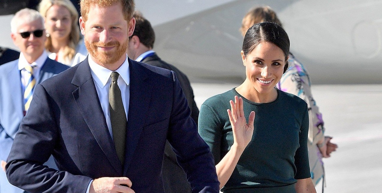 Τι φοράνε οι στιλάτες royal κύριες όταν ταξιδεύουν; 