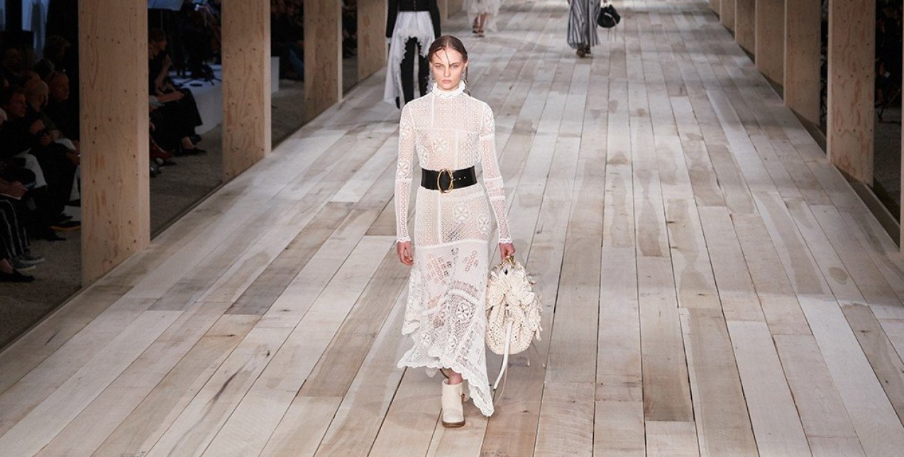 Τα χρώματα που θα φορέσουμε τη νέα χρονιά 