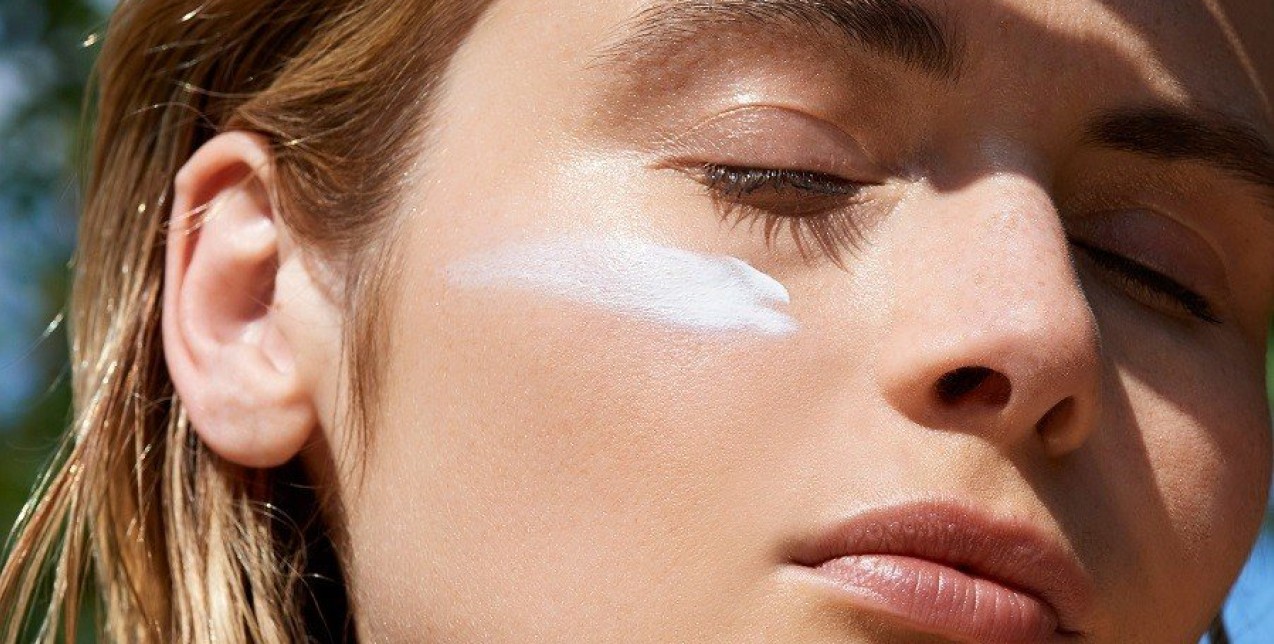 Τα καλύτερα αντηλιακά και self tanners που φέρνουν το καλοκαίρι 