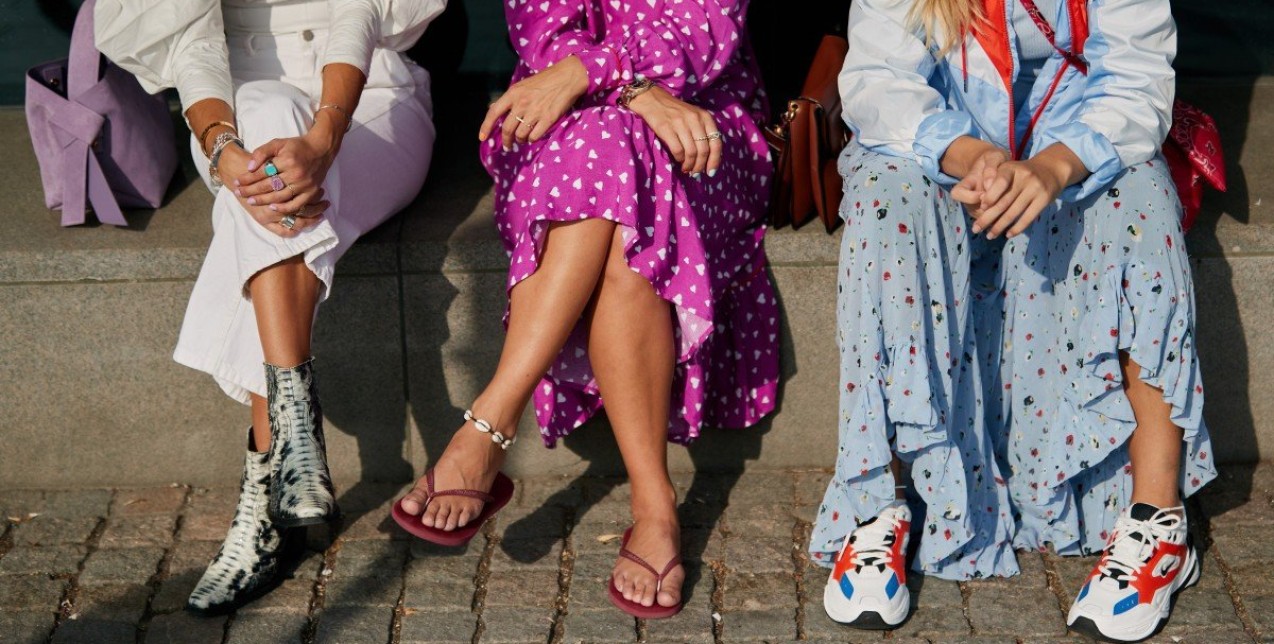 Αυτά είναι τα flip flops που θα σας μετατρέψουν στο απόλυτο street style girl