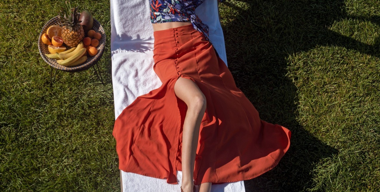 Θέλετε να περάσετε τις πιο fashionable διακοπές σας; Με αυτά τα 6 hot looks σε απίθανες εκπτώσεις θα το καταφέρετε 