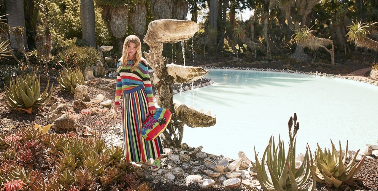 H νέα signature συλλογή της Weekend Max Mara από τον Donald Robertson είναι μια ζωντανή μορφή τέχνης