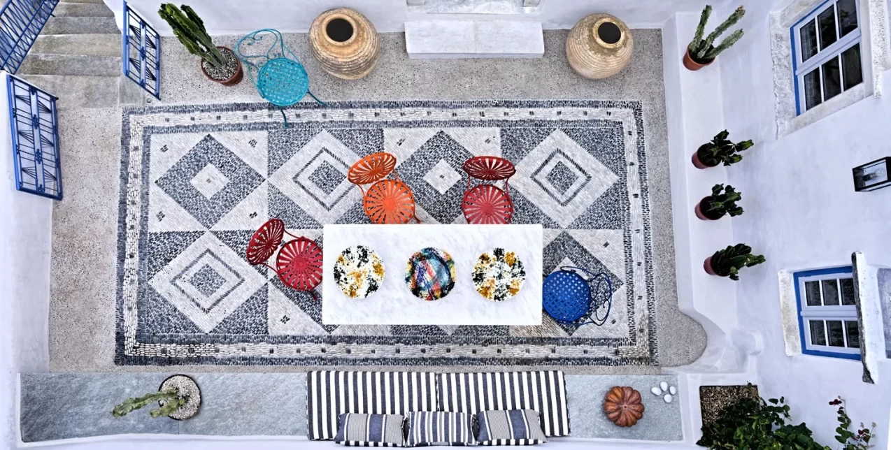 Το Xinara house στην Τήνο είναι ένα υποδειγματικά ανακαινισμένο καλοκαιρινό σπίτι που εντυπωσιάζει 