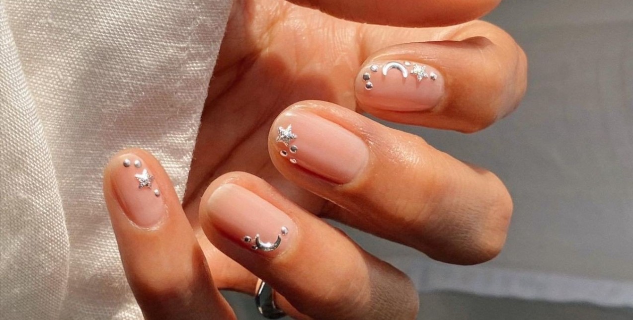 Christmas nails: 7 προτάσεις για να αναδείξετε την πιο festive πλευρά σας 