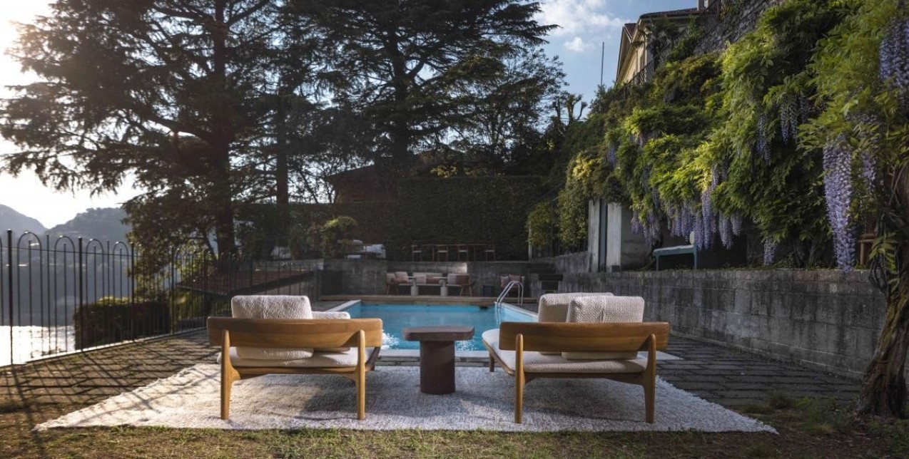 Η βίλα Baxter Lago στη λίμνη Como φιλοξενεί την παρθενική outdoor συλλογή του ιταλικού οίκου
