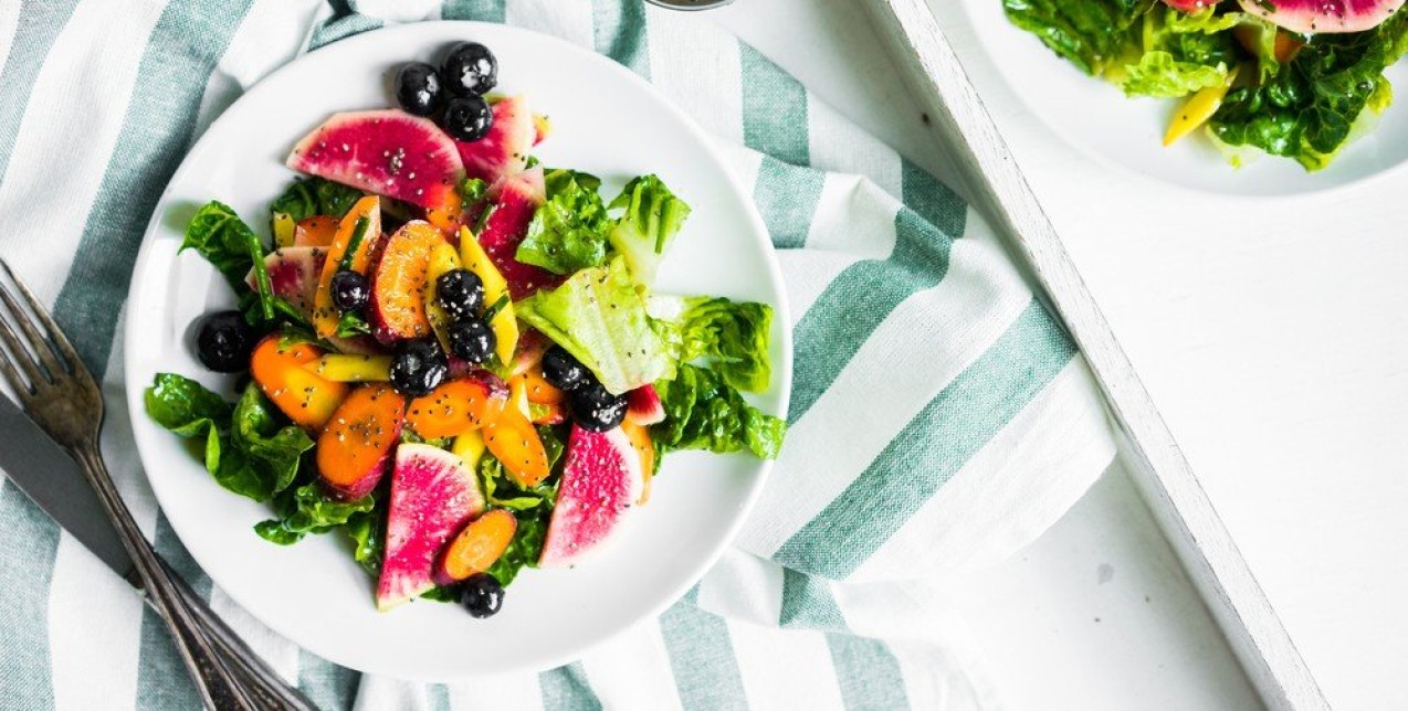 3 σαλάτες ιδανικές για το καλοκαιρινό Κυριακάτικο τραπέζι
