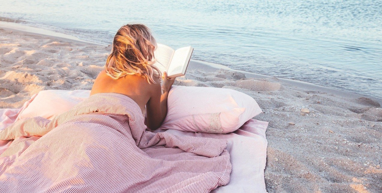 5 νέες κυκλοφορίες βιβλίων για την παραλία φέτος 