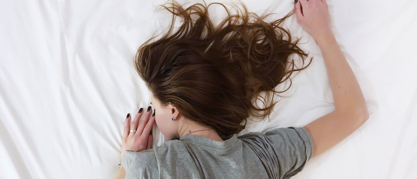 Γιατί είμαι τόσο κουρασμένη όλη την ώρα; Αυτές είναι οι 5 κοινές αιτίες