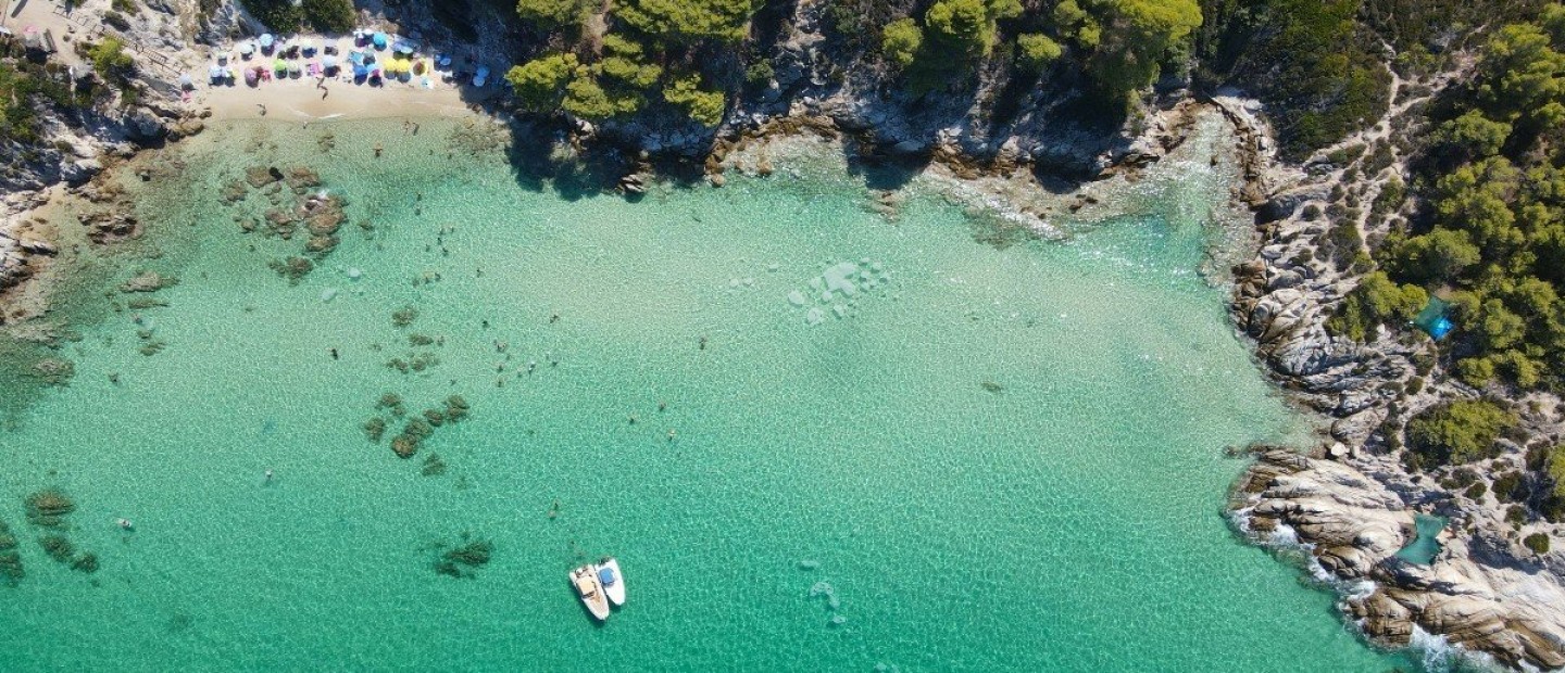 Οι top παραλίες της Χαλκιδικής που πρέπει να επισκεφθείτε φέτος το καλοκαίρι