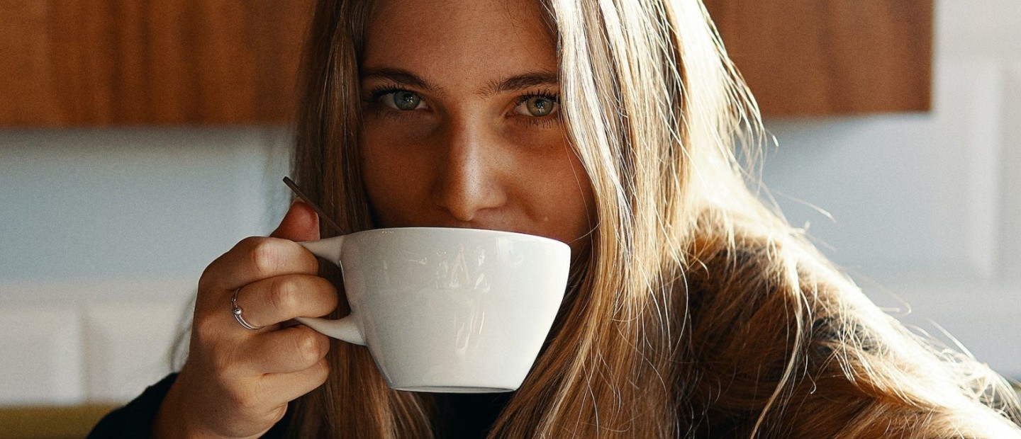 Αυτός είναι ο λόγος που δεν πρέπει να πίνετε καφέ με το που ξυπνάτε 