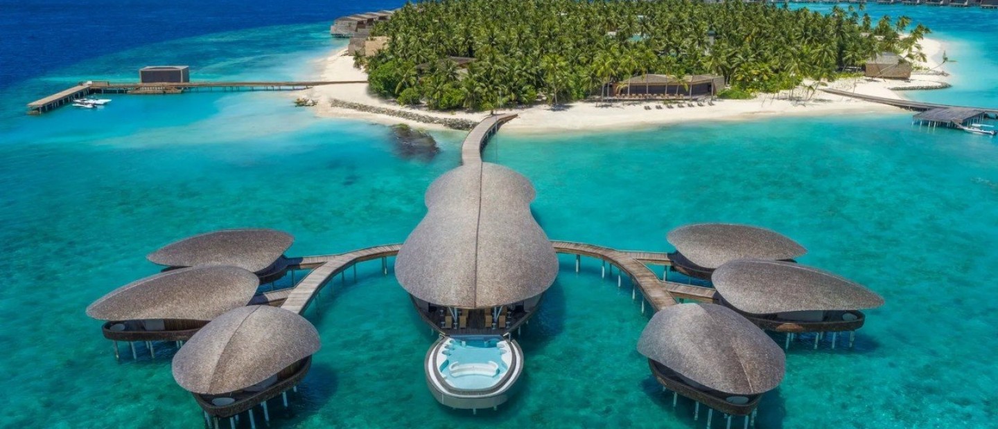  Το St. Regis Maldives Vommuli Resort αποτελεί το κορυφαίο ησυχαστήριο των εραστών του globetrotting 