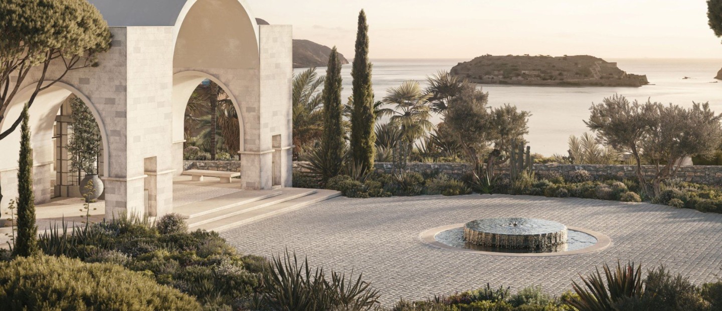 Νέα πνοή για το εμβληματικό Blue Palace στην Κρήτη που θα υποδεχθεί εκ νέου επισκέπτες το 2025