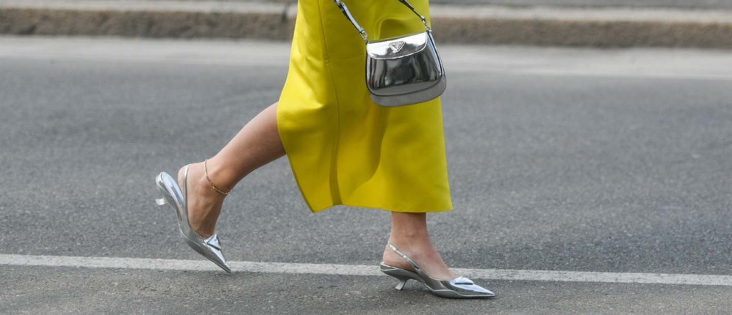 Midi φορέματα: Με τι παπούτσια τα συνδυάζουμε για τα πιο elite summer σύνολα