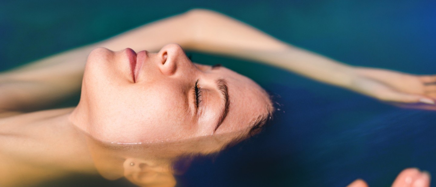 Watsu therapy: Ποια είναι η νέα τάση που έχει κατακτήσει τον κόσμο της ευεξίας; 