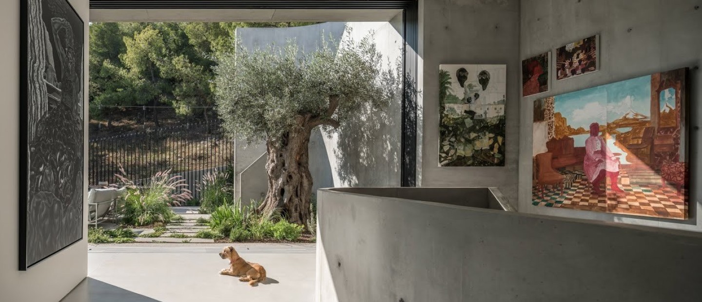 To Art House στη Φιλοθέη είναι μια εκπληκτική σύγχρονη κατοικία εστιασμένη στην τέχνη  