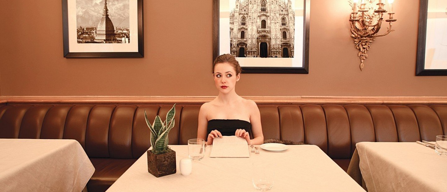 The Art of Solo Dining: Κι όμως, το να απολαμβάνεις το γεύμα σου μόνος είναι η απόλυτη τάση