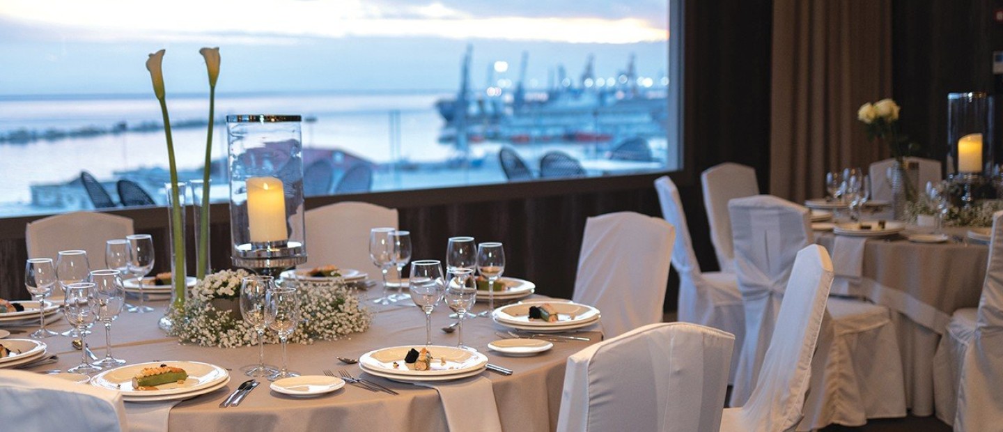 The Destination of Dreams: Το Mediterranean Palace είναι η Νο1 επιλογή για ένα γαμήλιο σκηνικό που συνδυάζει κομψότητα, ειδυλλιακή θέα και κορυφαίες υπηρεσίες