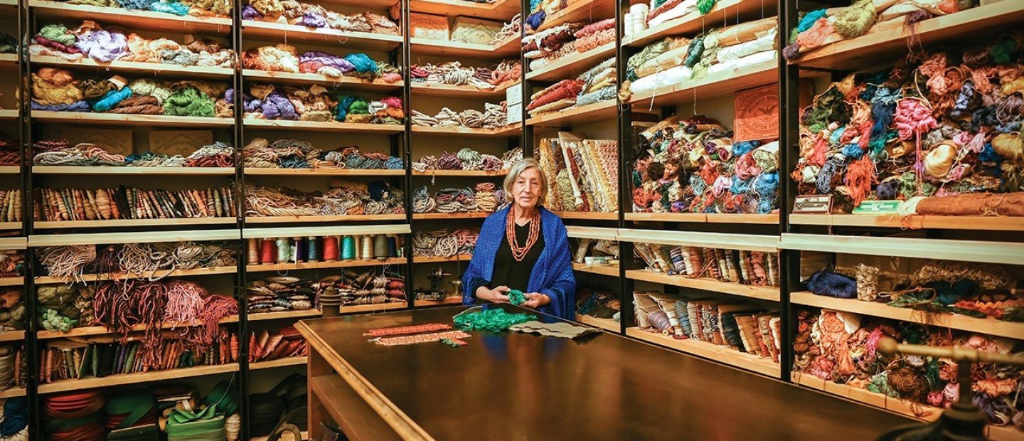 Η εθνολόγος Βιργινία Ματσέλη κάνει μια αναδρομή στην προσωπική της πορεία και μιλά στο GLOW για την αναβίωση της Νηματουργίας Μέντης-Αντωνόπουλος 