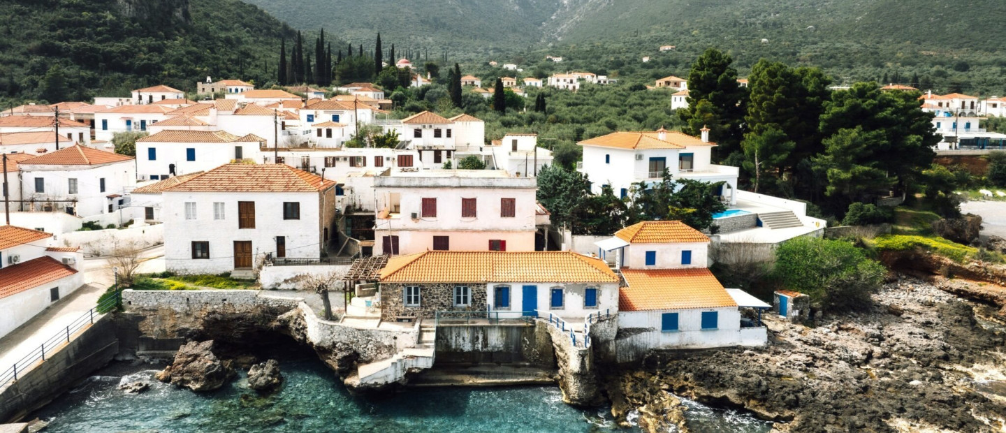 Οι low-profile προορισμοί της Πελοποννήσου που δεν έχουν να ζηλέψουν τίποτα από τα ελληνικά νησιά 