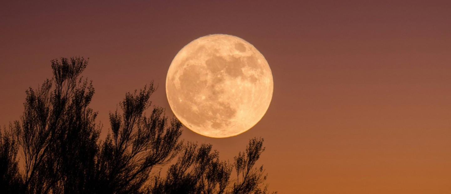 Σήμερα η Υπερπανσέληνος του Οκτωβρίου  -Τι είναι και πώς μας επηρεάζει το μοναδικό φαινόμενο;