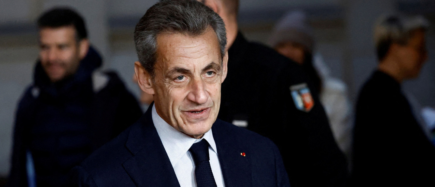 Αποφυλακίστηκε υπό δικαστική επιτήρηση ο πρώην Γάλλος πρόεδρος, Νικολά Σαρκοζί, έπειτα από 20 ημέρες στη φυλακή