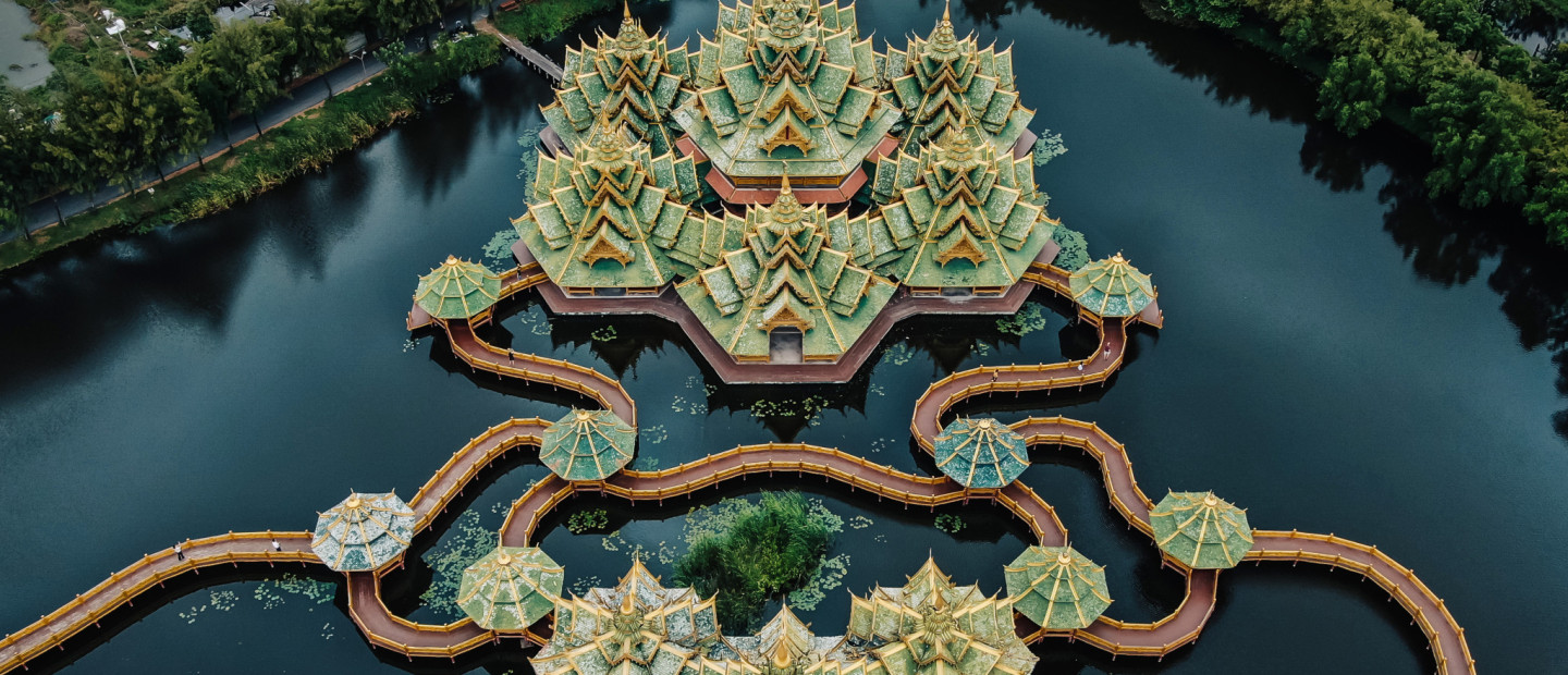 Οι πιο εντυπωσιακοί ναοί πάνω στο νερό, θαύματα αρχιτεκτονικής ομορφιάς