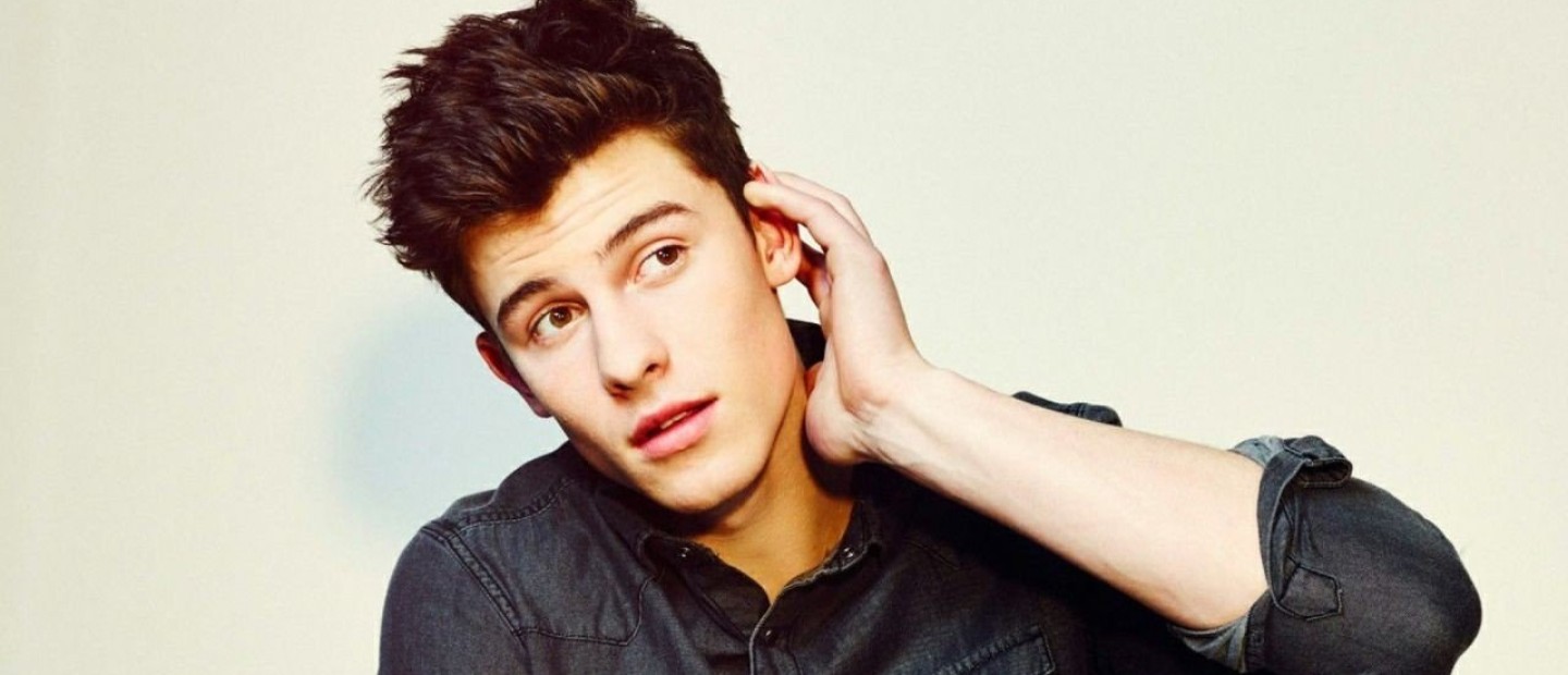 O Shawn Mendes ερμηνεύει live το νέο τραγούδι του 