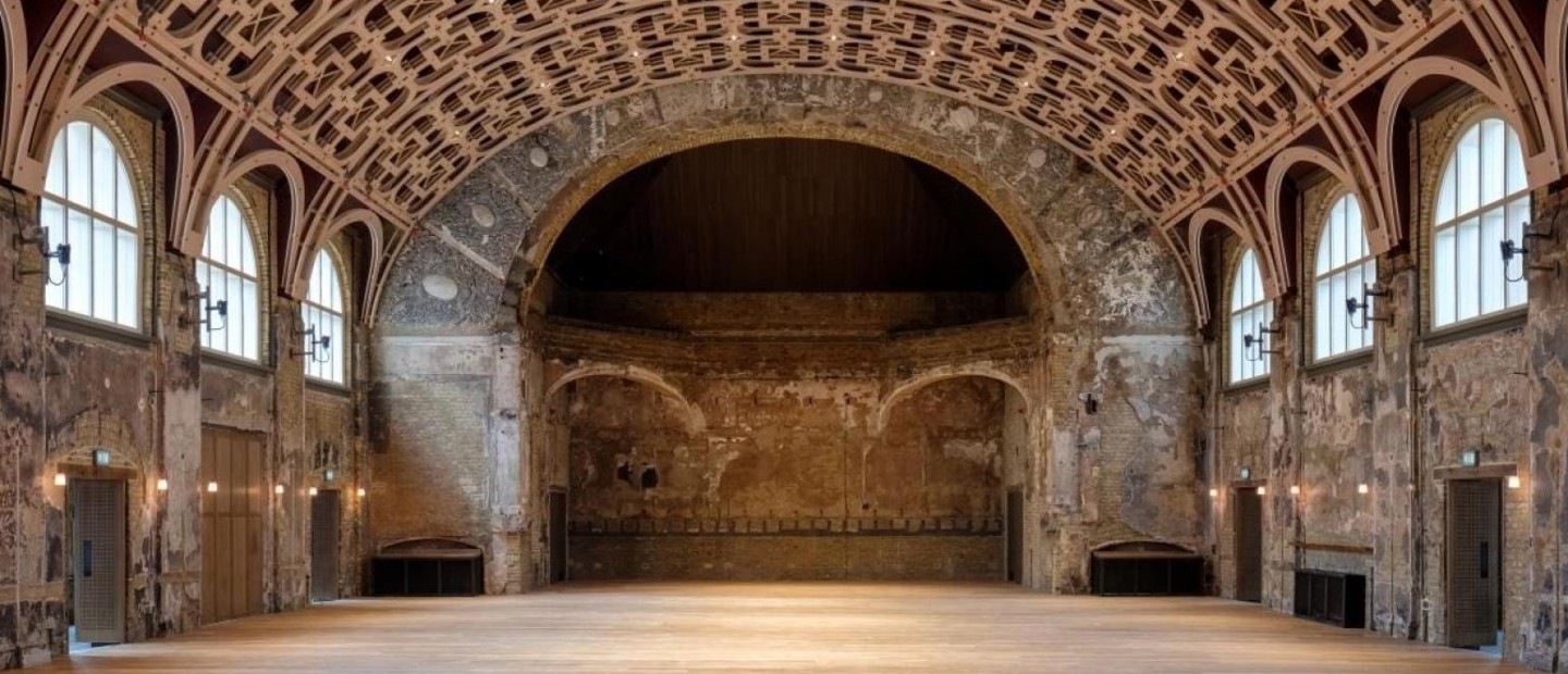 Το Battersea Arts Center στο Λονδίνο απέκτησε ένα ανανεωμένο «πρόσωπο» 