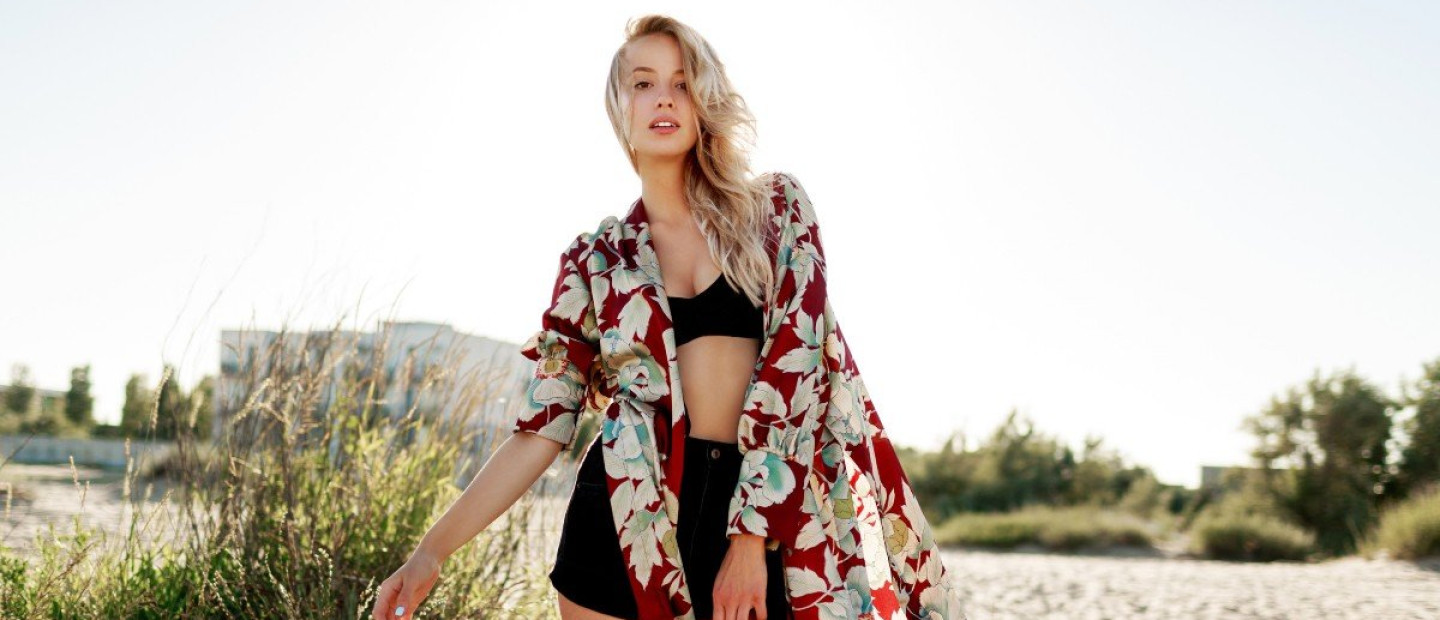 Beach is Calling: Αυτά είναι τα καφτάνια που χρειάζεστε φέτος το καλοκαίρι 