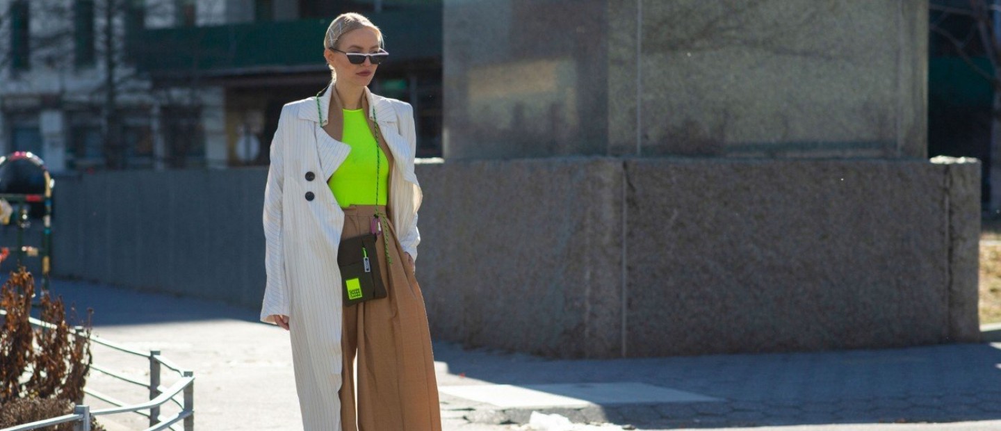 Tank top: Όλα όσα πρέπει να γνωρίζετε για την πιο ευέλικτη τάση του καλοκαιριού 