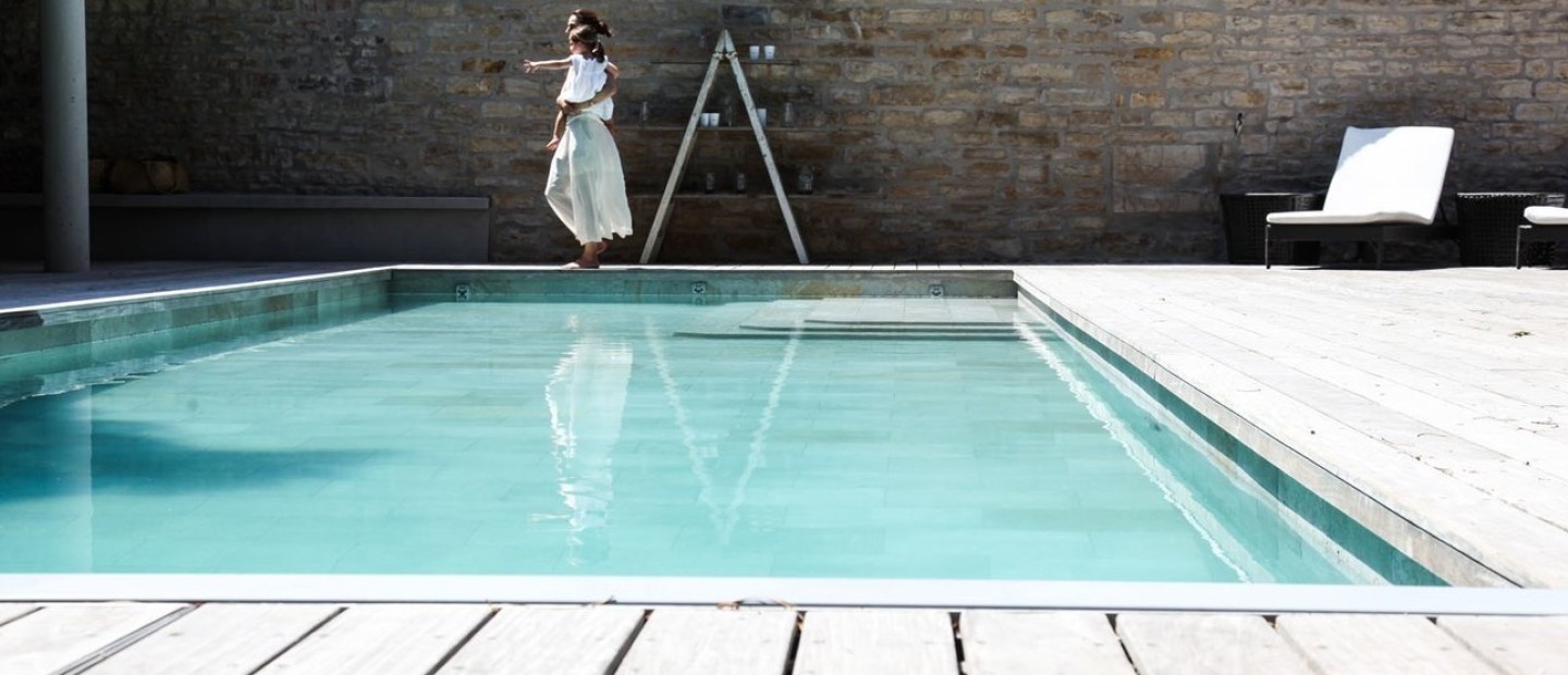 Η γνωστή interior designer, Clarisse Prudent συνδύασε επιδέξια τη γοητεία ενός παλιού κτιρίου με το bohemian chic 