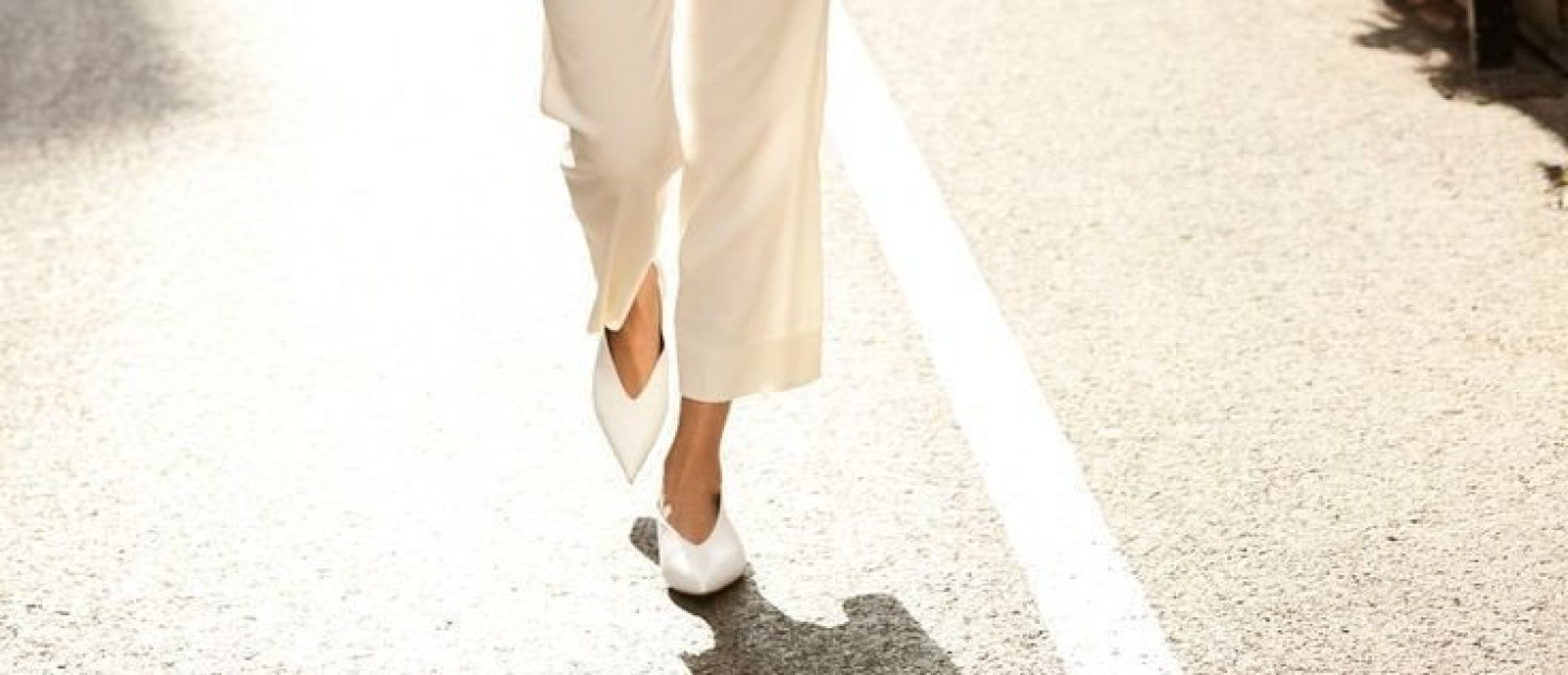 All summer long: Τα λευκά παντελόνια που θα φοράμε το φετινό καλοκαίρι 