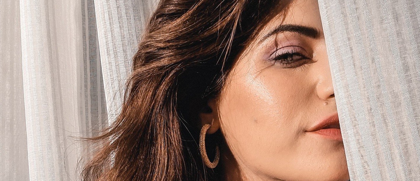 Η beauty expert Σουζάνα Κεγγίτση μας δείχνει πώς να υιοθετήσουμε τις pastel αποχρώσεις σε μανικιούρ και μακιγιάζ 