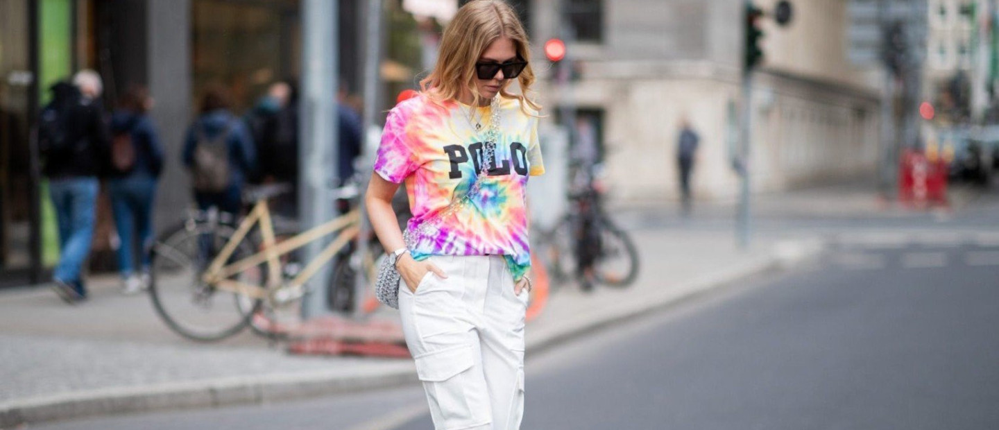 Η τάση του tie dye ήρθε για να μείνει κι έτσι θα την εντάξετε σωστά στα σύνολά σας