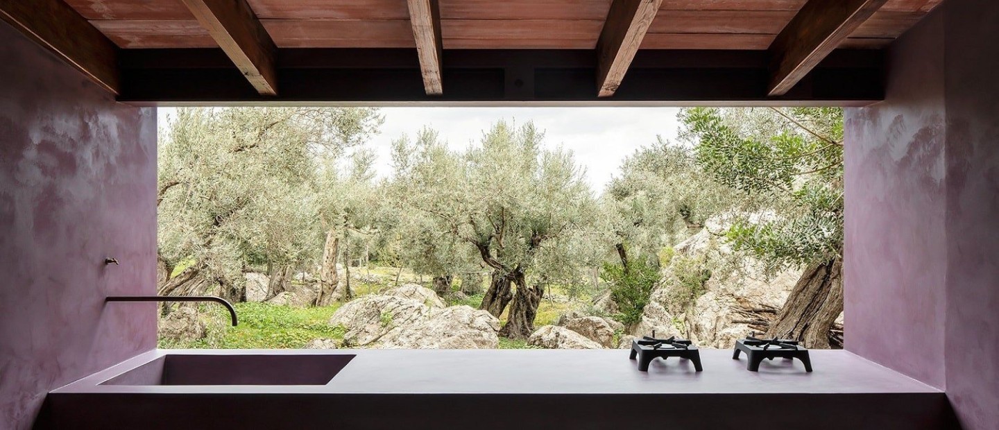 Tα ονειρικά «Olive houses» στη Μαγιόρκα δένουν με αρμονία τη φύση με τη φίνα αρχιτεκτονική 