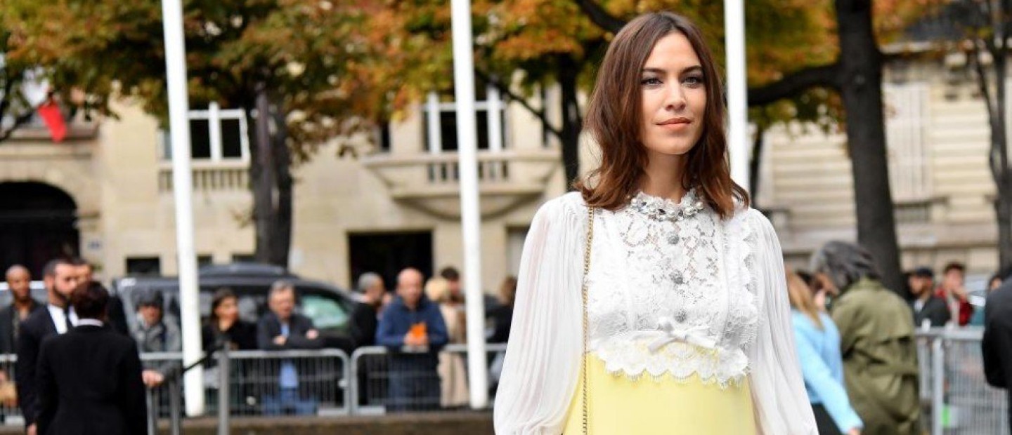 Τα πιο stylish & cool φθινοπωρινά outfits της Alexa Chung που πρέπει να δοκιμάσετε asap 
